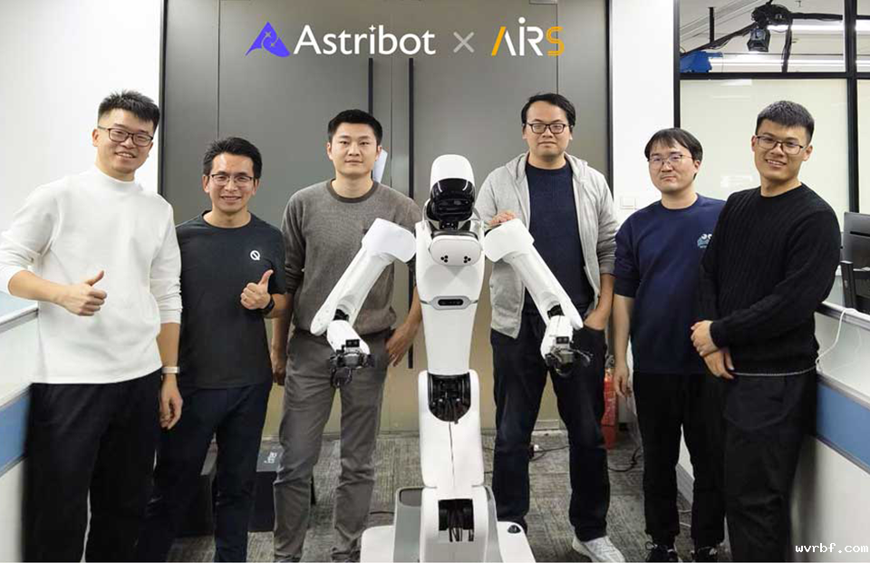 星尘智能×AIRS合作进行高效VR遥操作数据采集方案