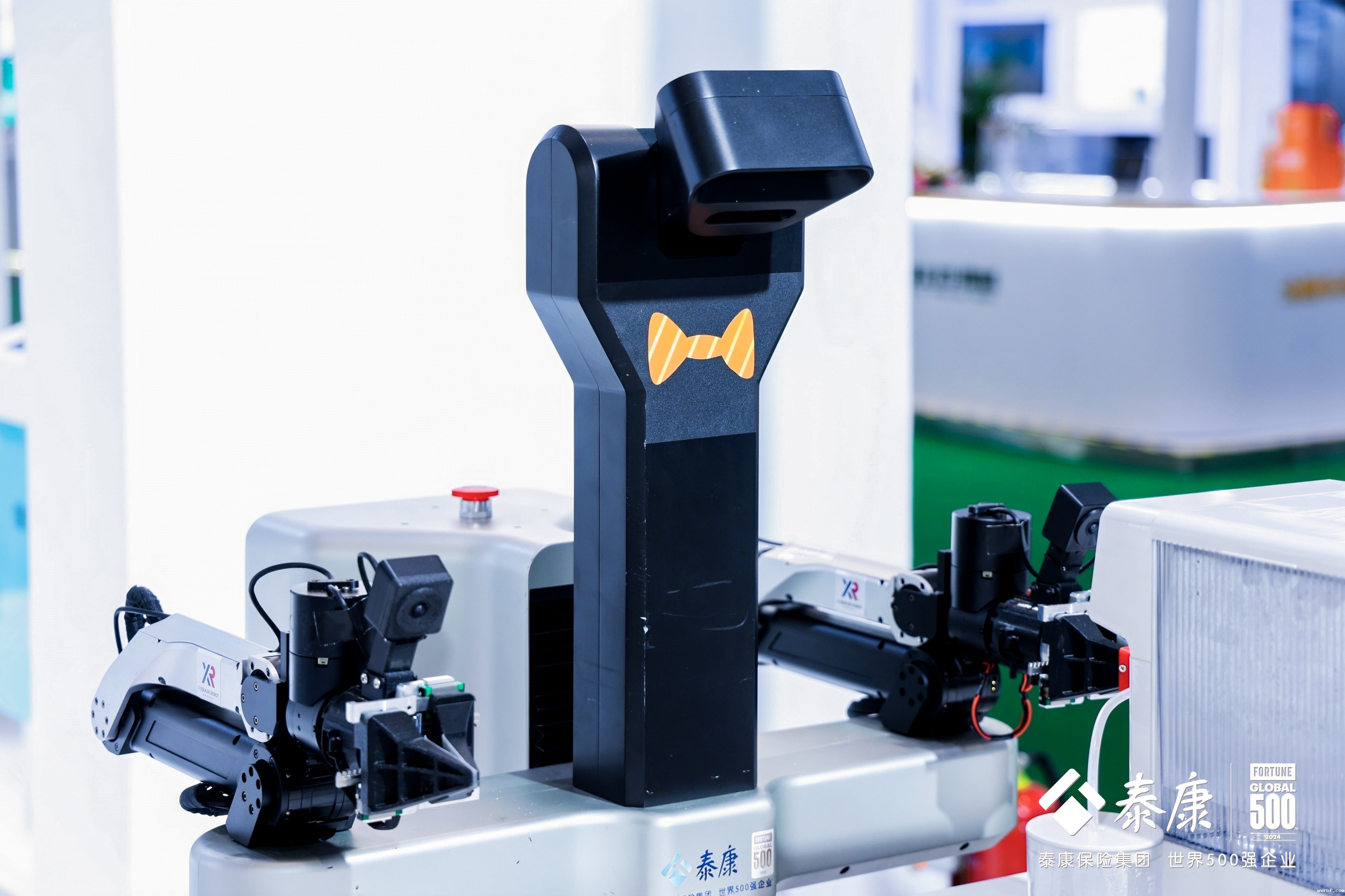 自变量 - 泰康机器人养老服务场景